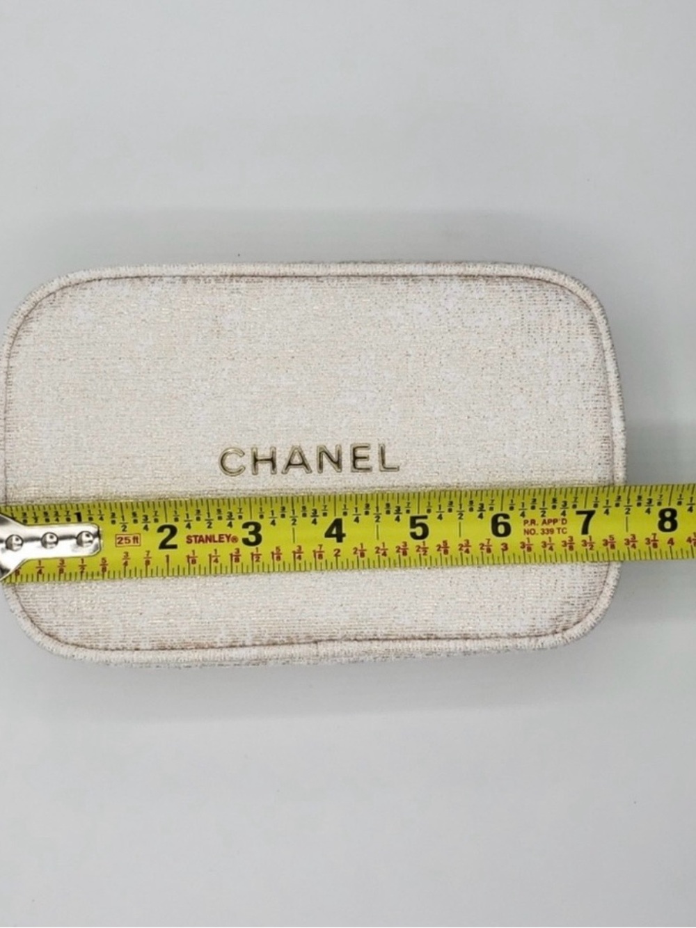 Authentic Chanel 2023 cosmetic bag! - Picture 4 of 6